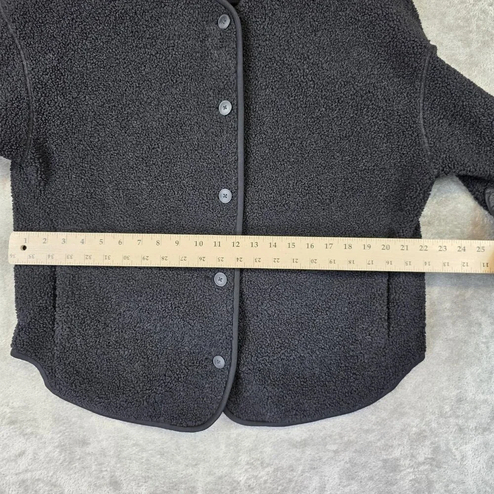 Uniqlo Jacket Womens Medium Black Sherpa Fleece Relaxed Collarless Button - Picture 9 of 10